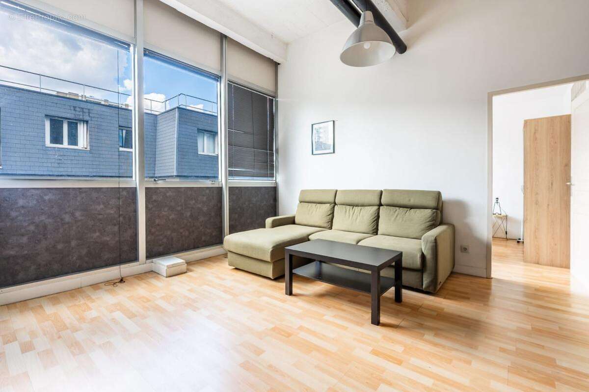 Appartement à LES LILAS