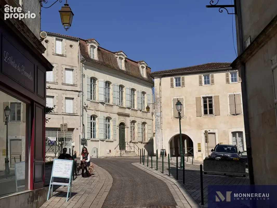 Batisse remarquable au centre ville - photo 17