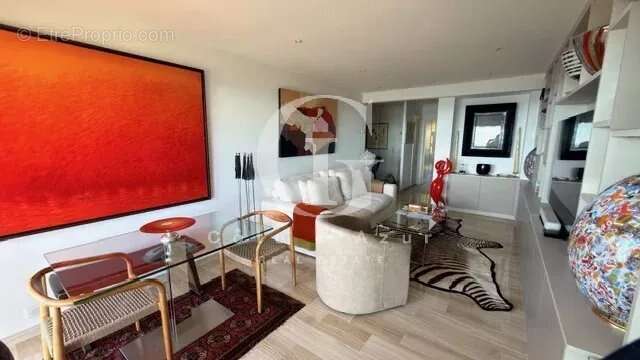 Appartement à VALLAURIS