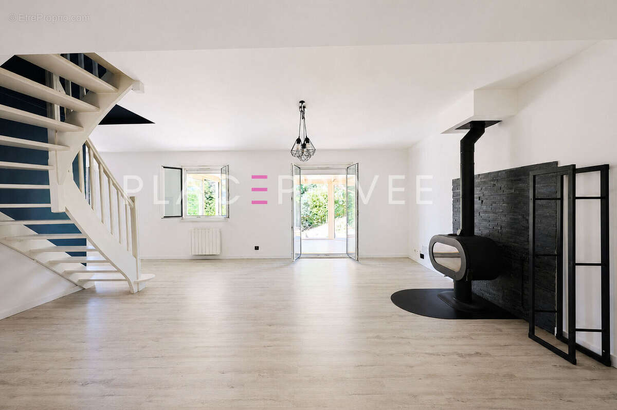 Maison avec jardin et garage - photo 5
