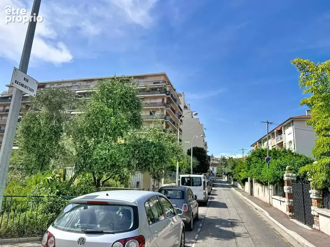 Grand F1 29m2 avec terrasse et garage - photo 14