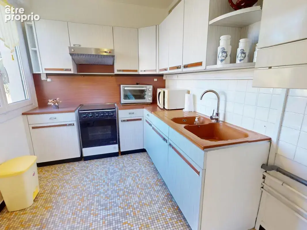 Appartement T3 de 77 m² À Vendre avec balcon, cave et box fermé inclus - photo 3