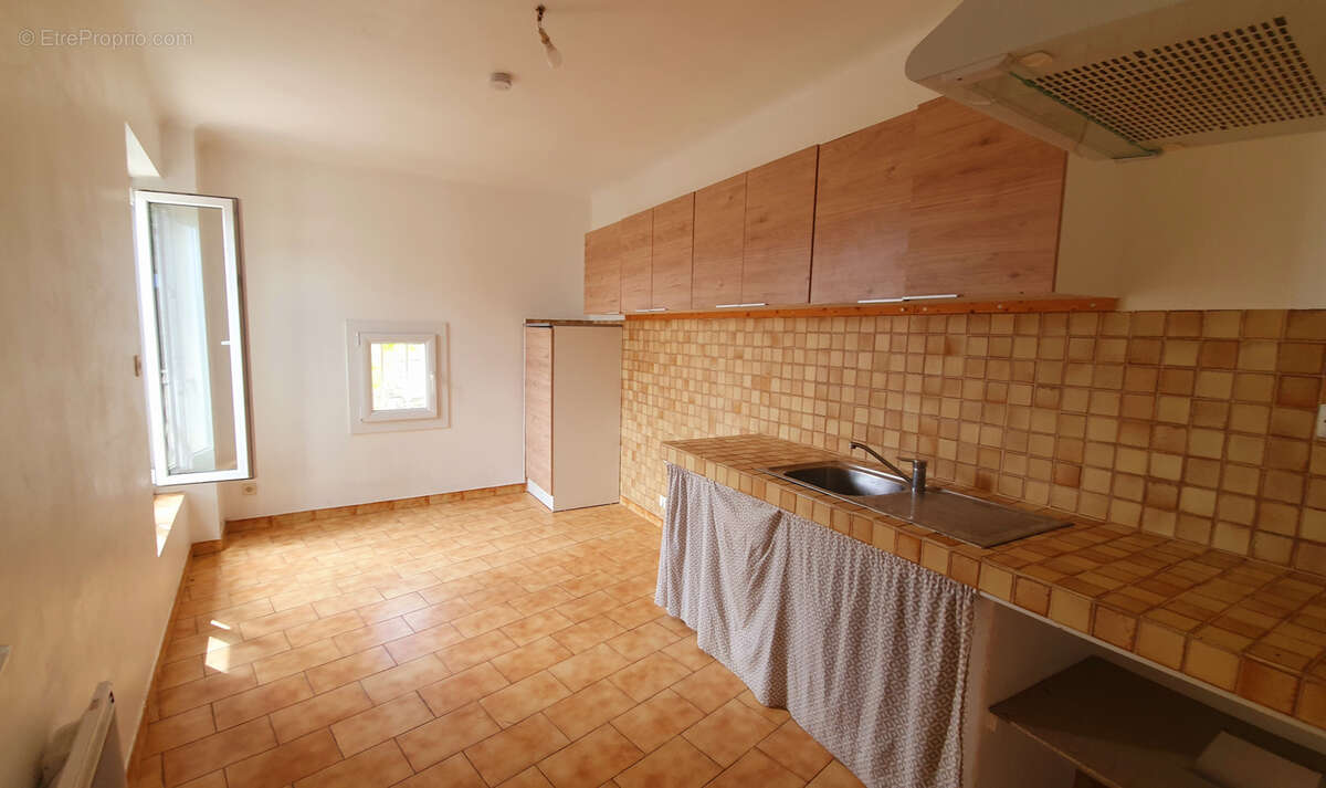 Maison à LA BASTIDE-DES-JOURDANS