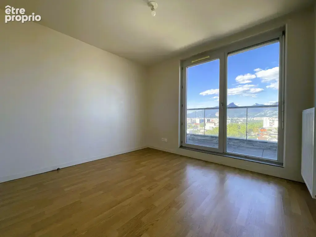 Appartement T3 terrasse et garage - photo 15
