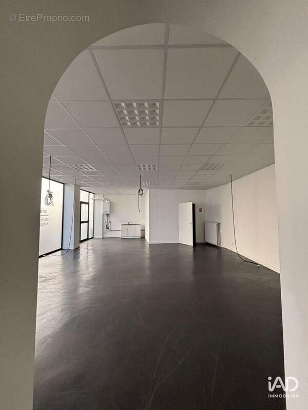 Photo 3 - Commerce à MACON