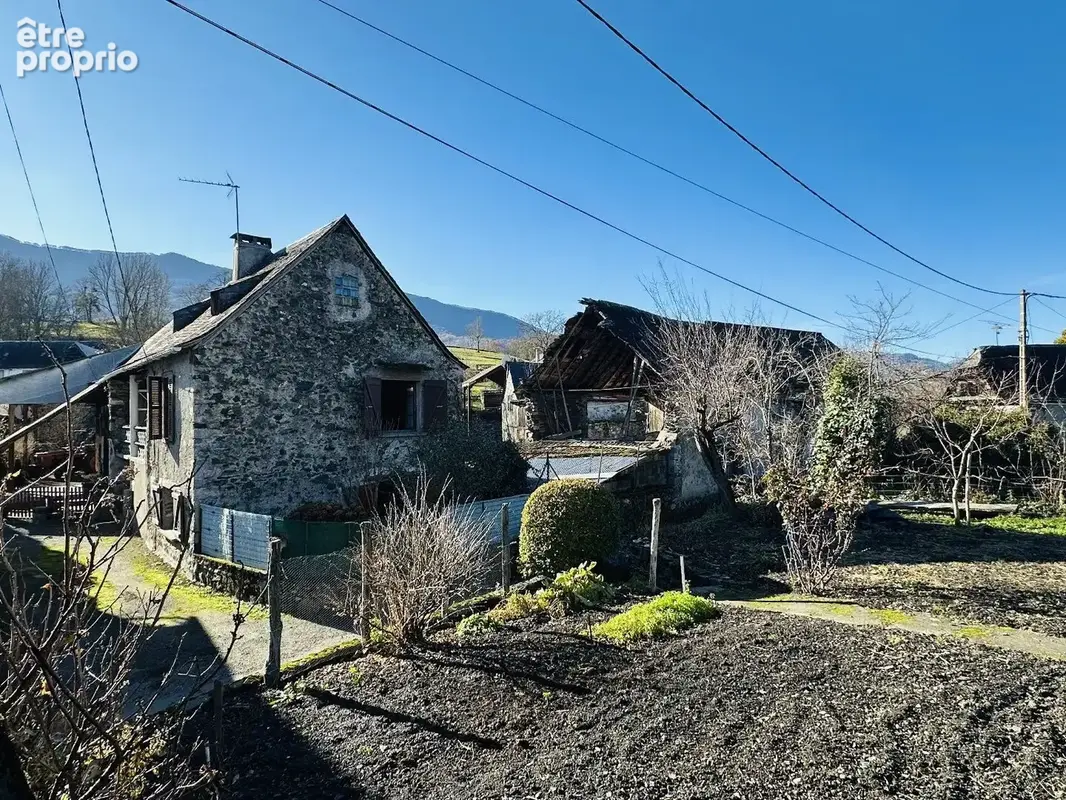 Maison de village avec Dépendances  09800 Villeneuve - photo 3