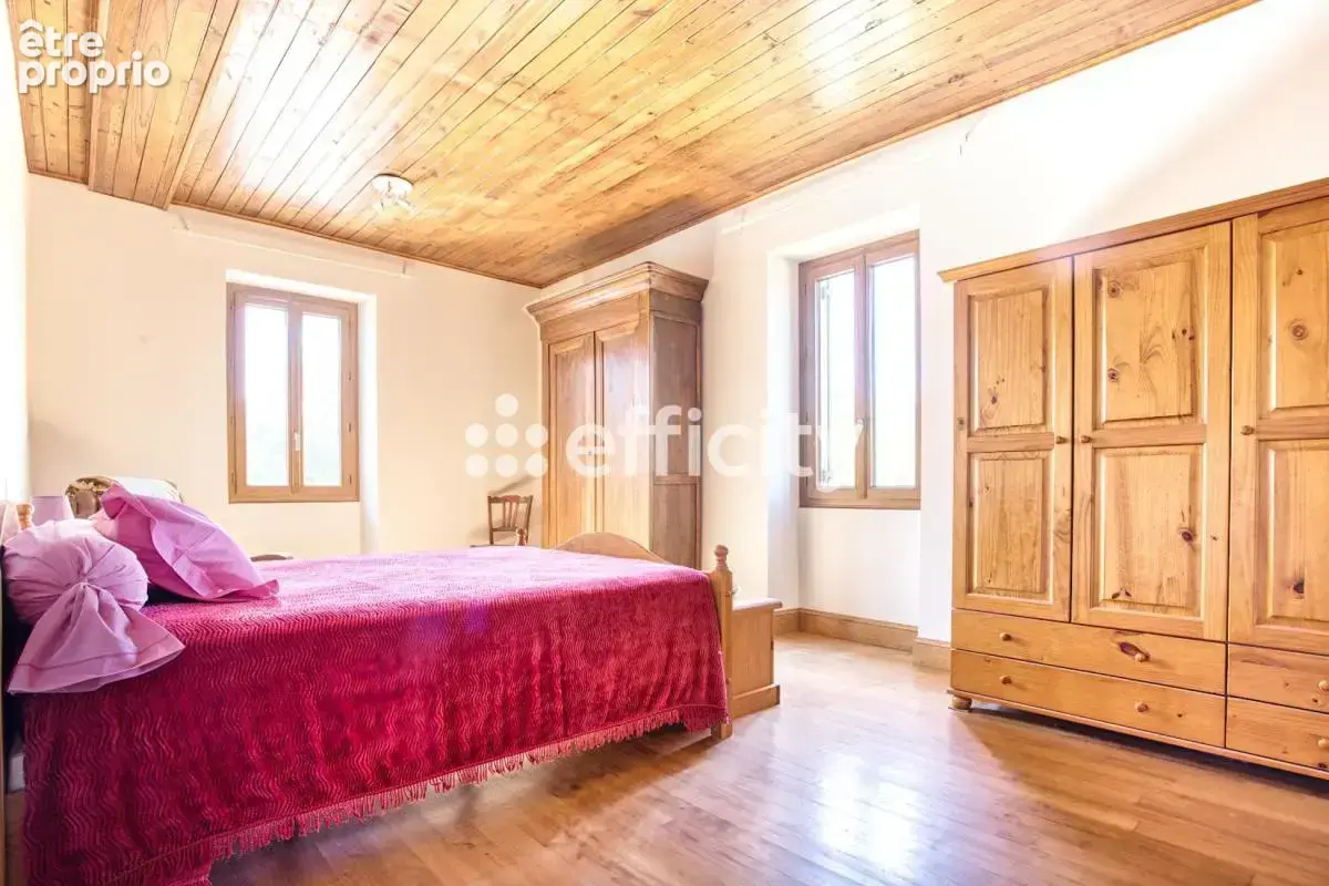 Maison 6 pièces 210 m² à vendre à Bassillac (24330) - photo 7