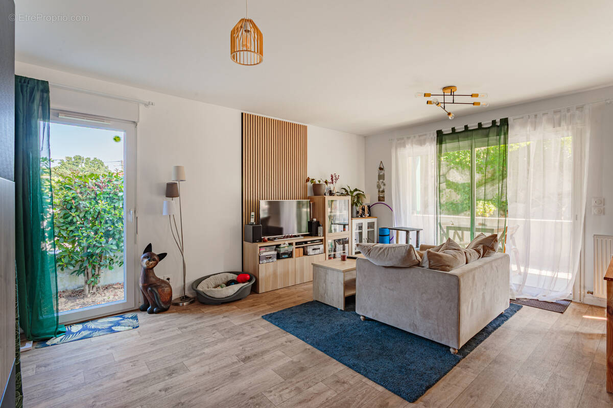 Appartement à URT