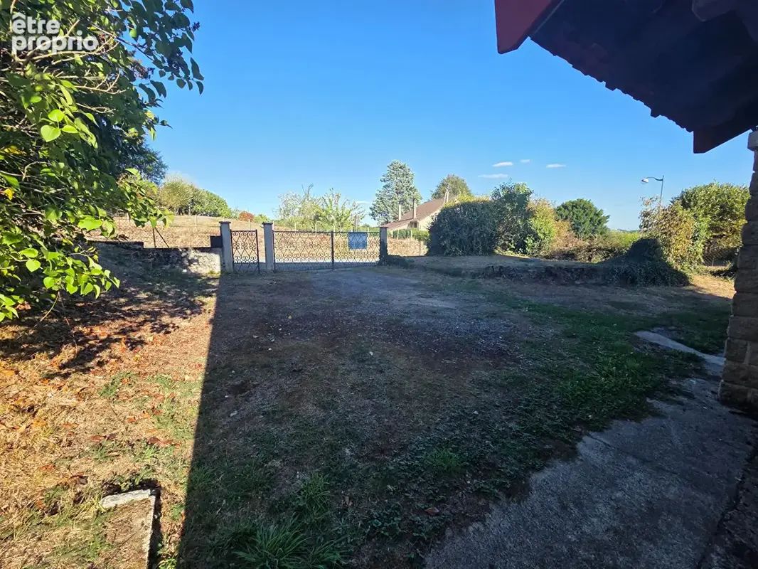 Maison à rénover avec 3 chambres, garage et terrain ? Le Châtenet-en-Dognon - photo 15
