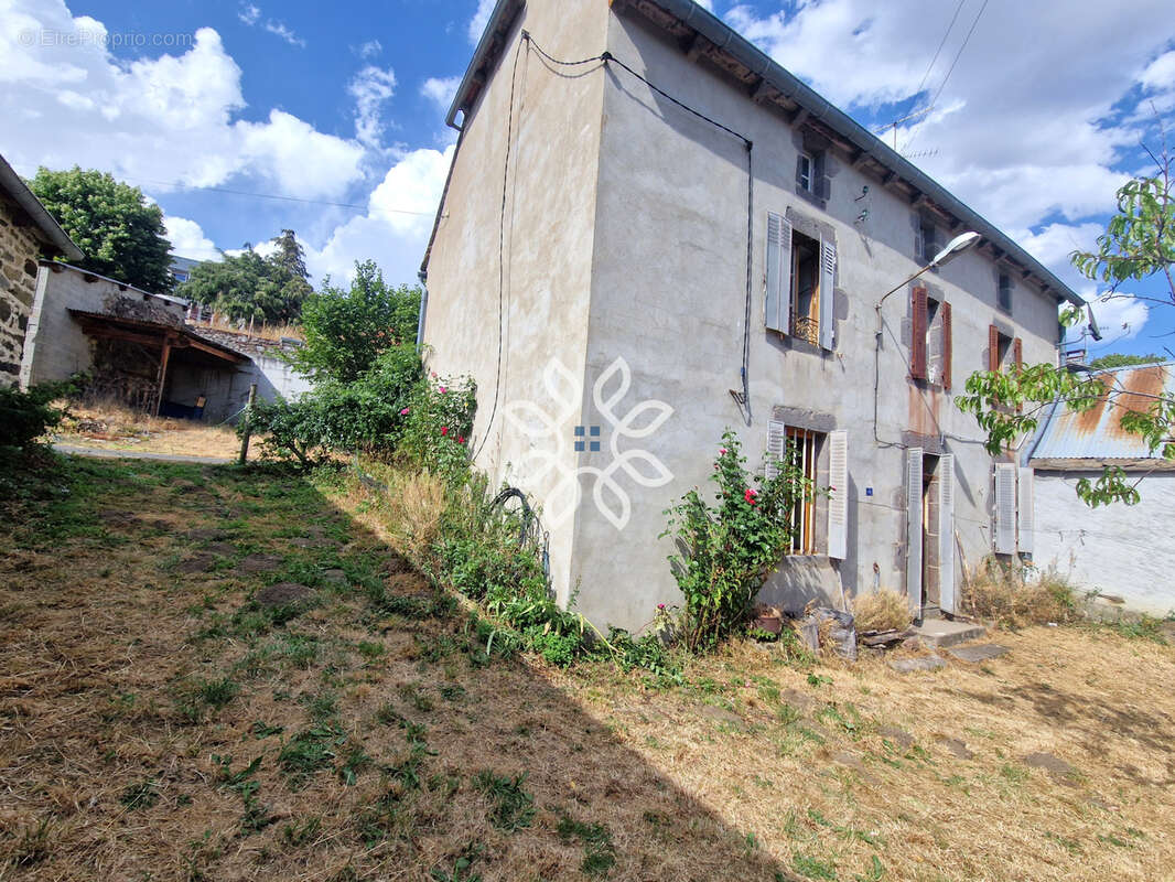 Maison de campagne avec dépendances et terrain de 1 193 m2 à Laurie - photo 25