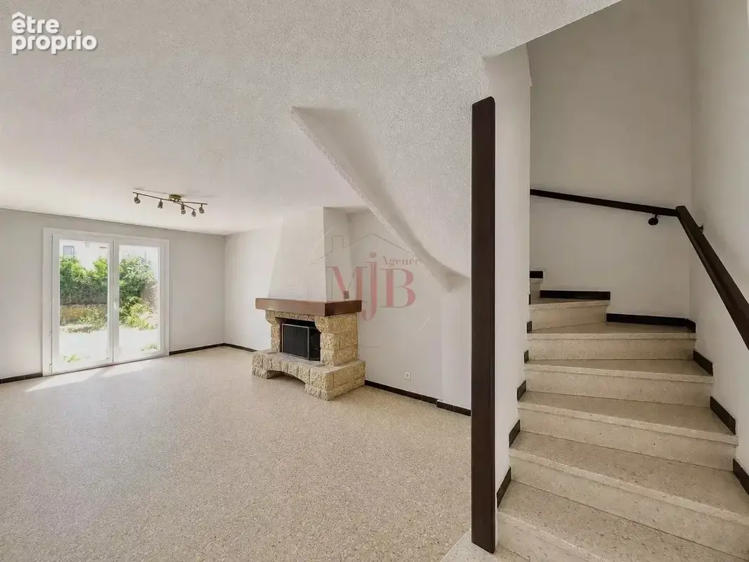 Maison 4 pièces 88 m² à vendre à Le Pontet (84130) - photo 2