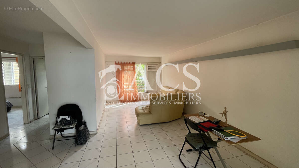 Appartement T4 avec travaux avec garage fermé et vue mer  - FORT-DE-FRANCE - photo 8