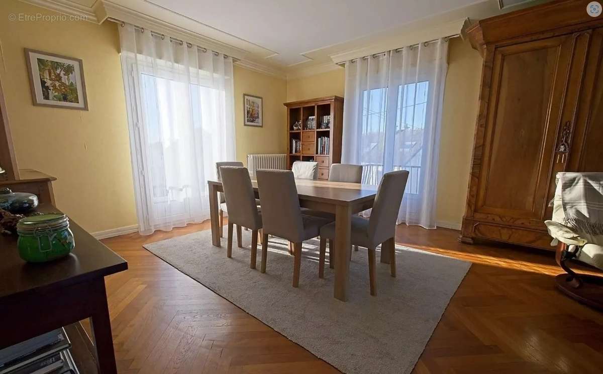 Au centre ville, maison soignée, proche toutes commodités - photo 2