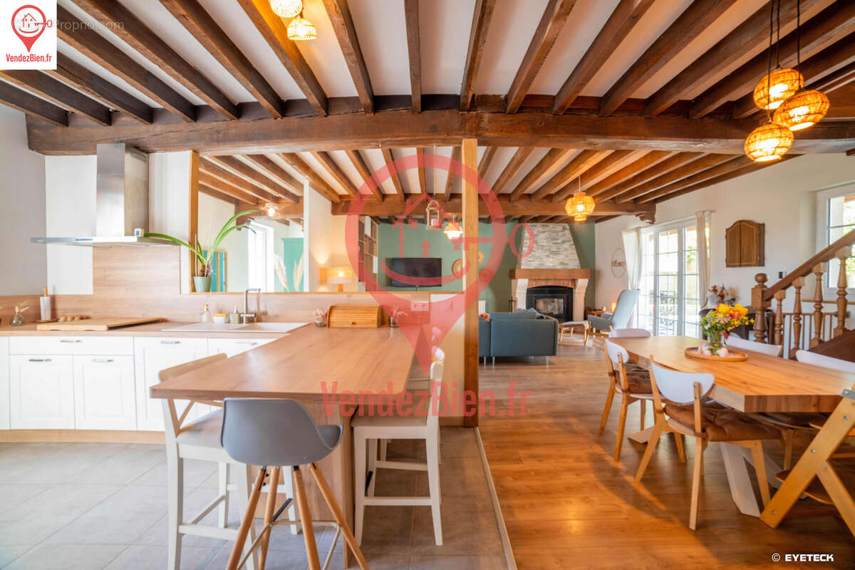 Maison à NEUVY-EN-SULLIAS