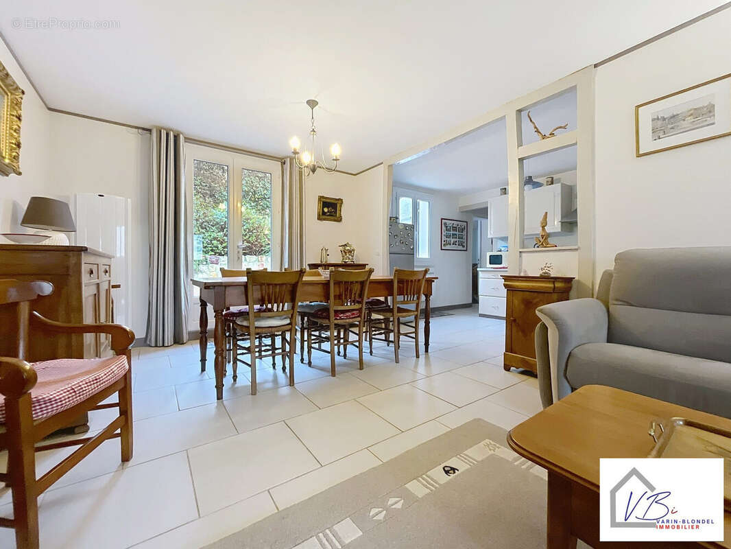 Maison à SAINT-MAURICE-D&#039;ETELAN