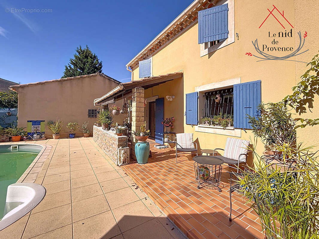 Maison à PERNES-LES-FONTAINES