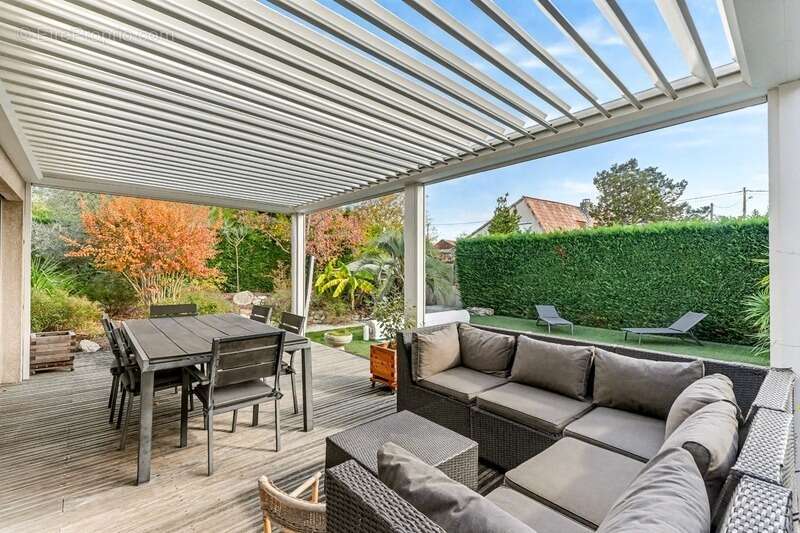 Maison à BRUGUIERES