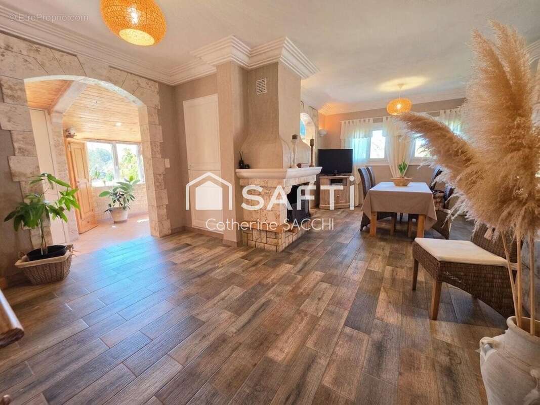 Photo 3 - Maison à SAINT-RAPHAEL
