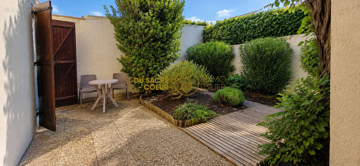 Maison 96 m² à Saint-Esteve  - photo 2