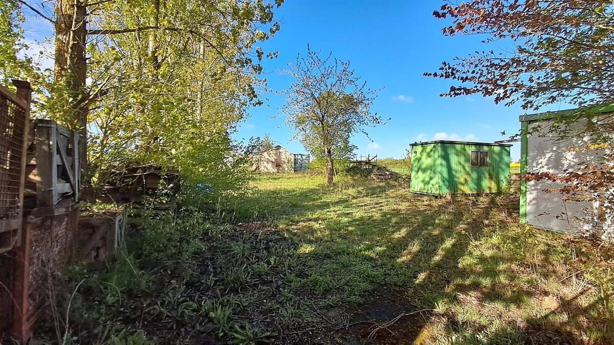 Terrain à LA FRAMBOISIERE
