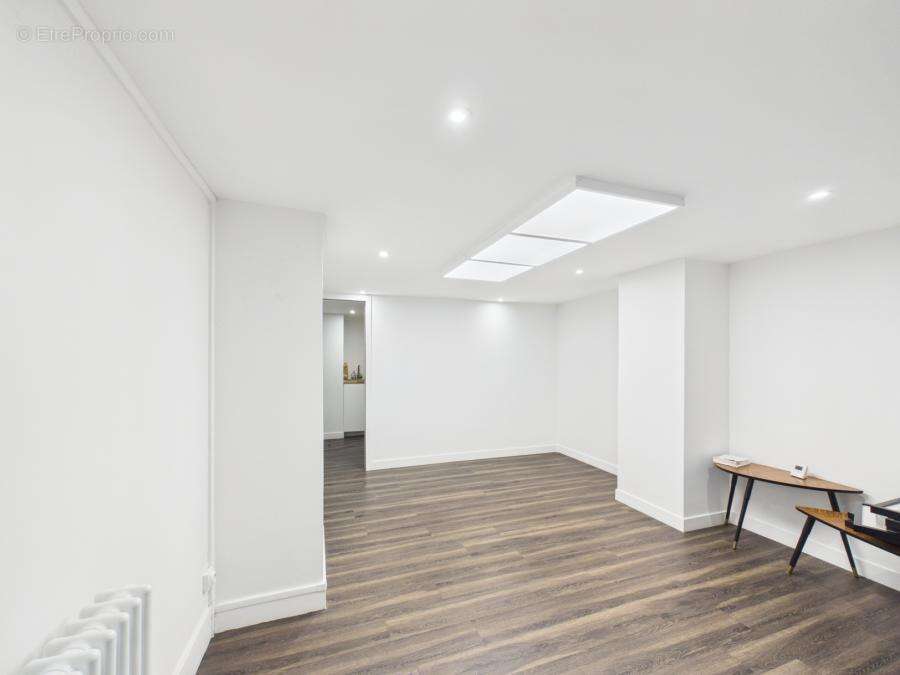 Commerce 66 m² à Paris-17e  - photo 35