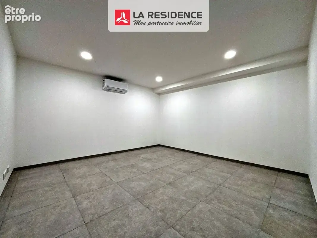 Commerce 80 m² à Frejus  - photo 8