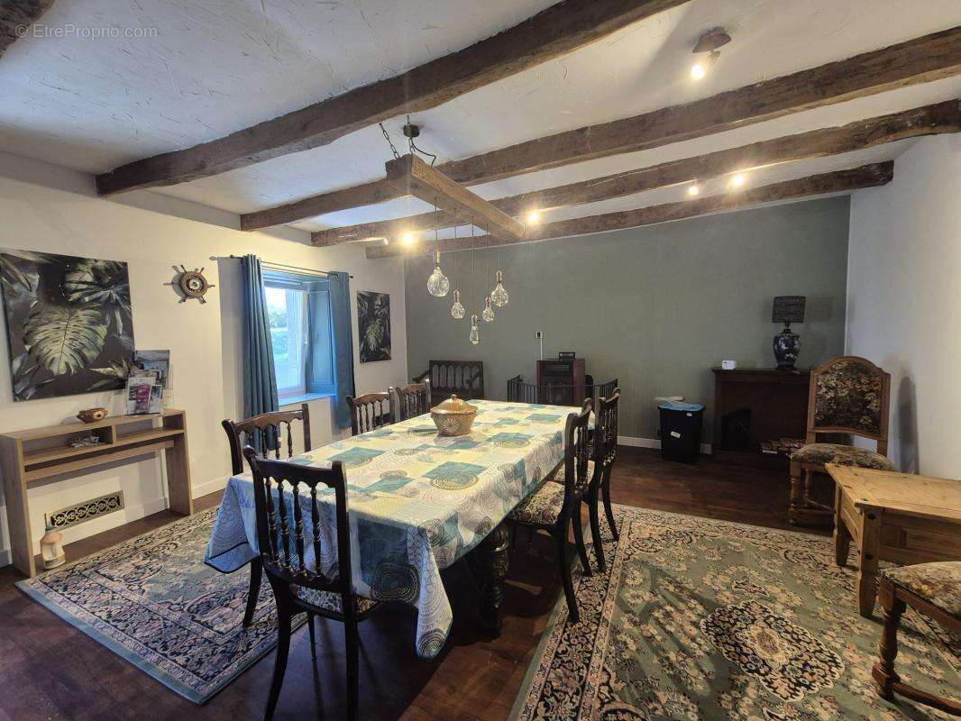 Maison à PLUSSULIEN