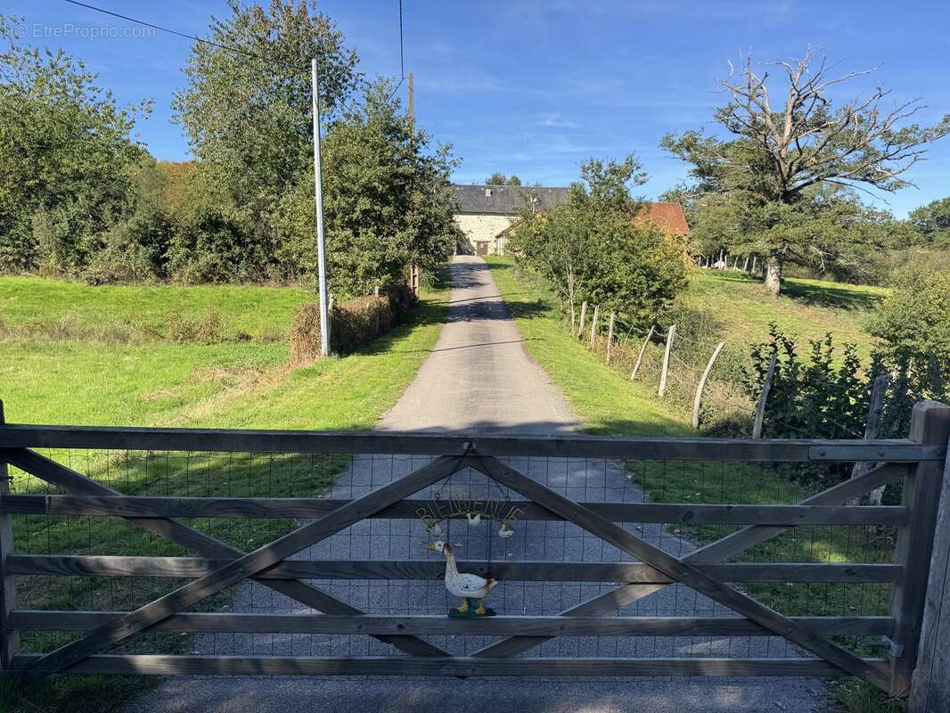 n°1 - Maison à AZERABLES