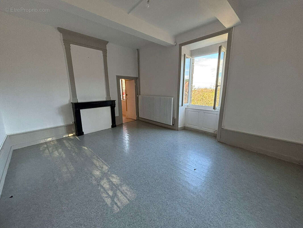 Appartement à VILLEMONTAIS