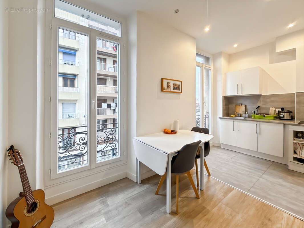 Appartement à MARSEILLE-5E