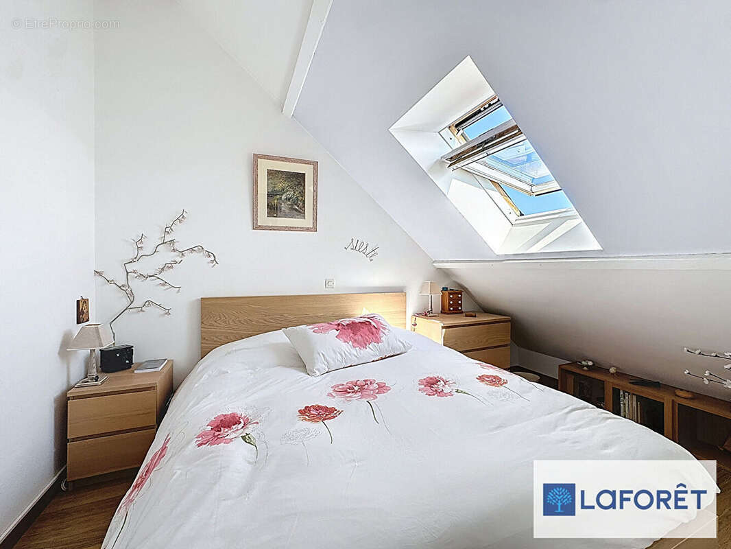 Appartement à NEAUPHLE-LE-CHATEAU