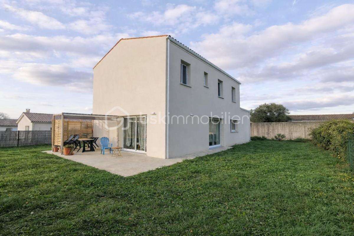 Maison à JONZAC