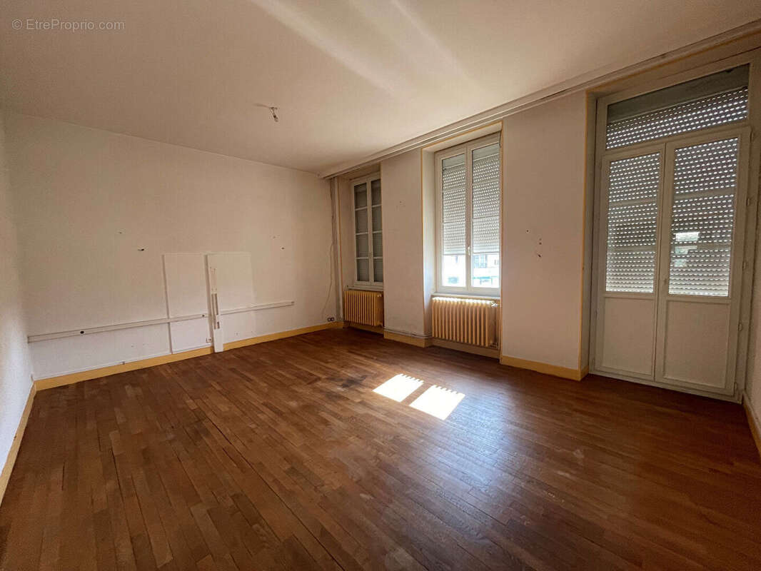 Appartement à COMMENTRY