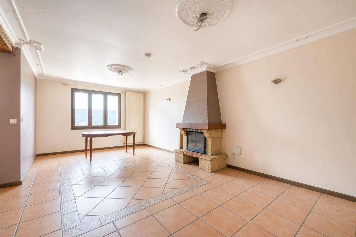 Maison lumineuse 5 pièces avec jardin - photo 2