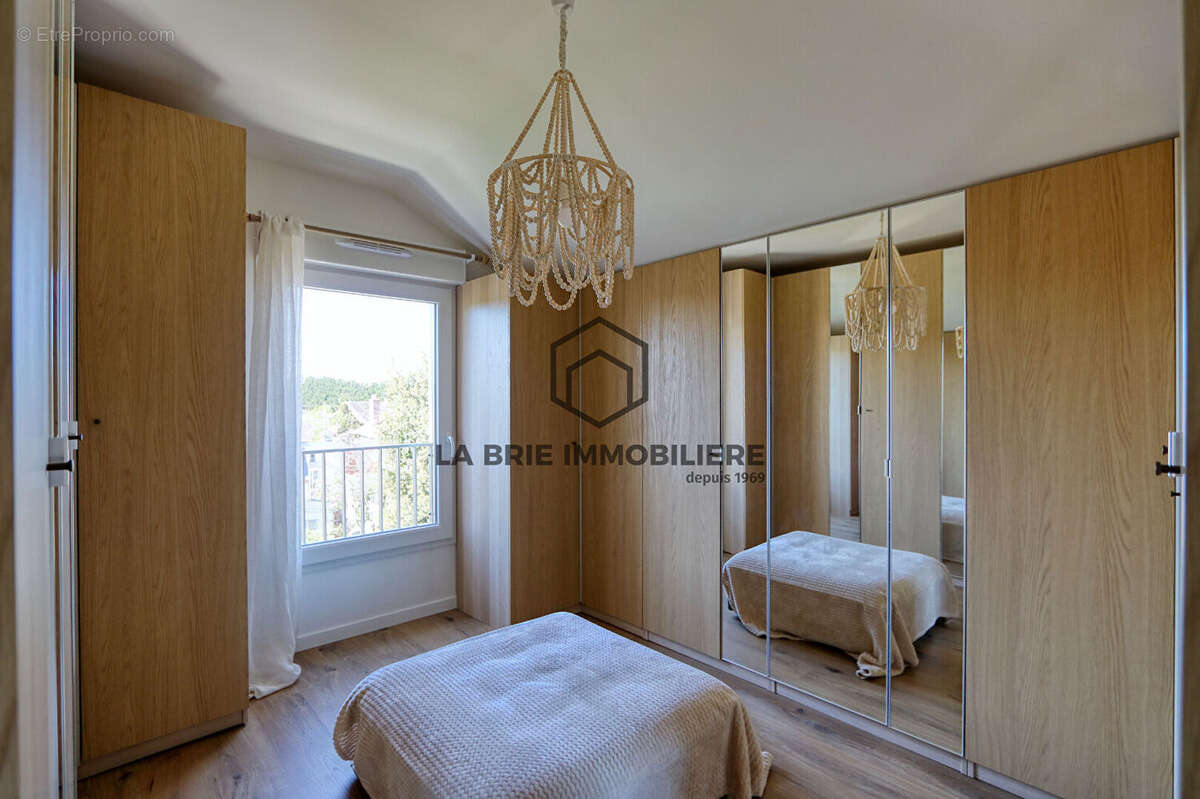 Appartement à BRIE-COMTE-ROBERT