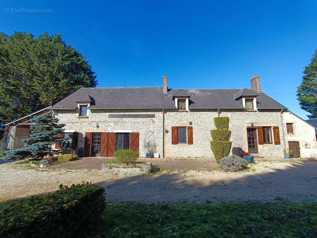 Maison à COUY