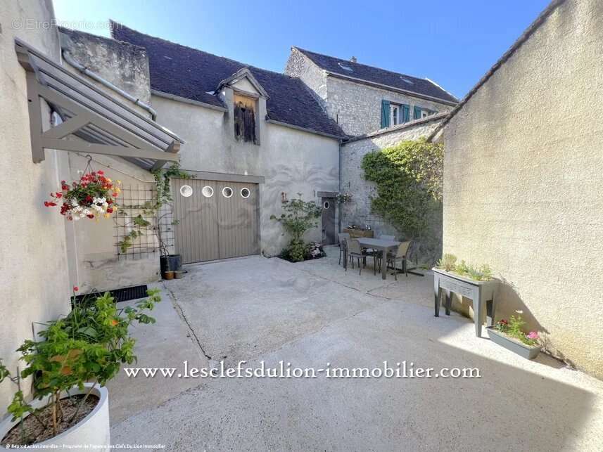 Maison à LORREZ-LE-BOCAGE-PREAUX