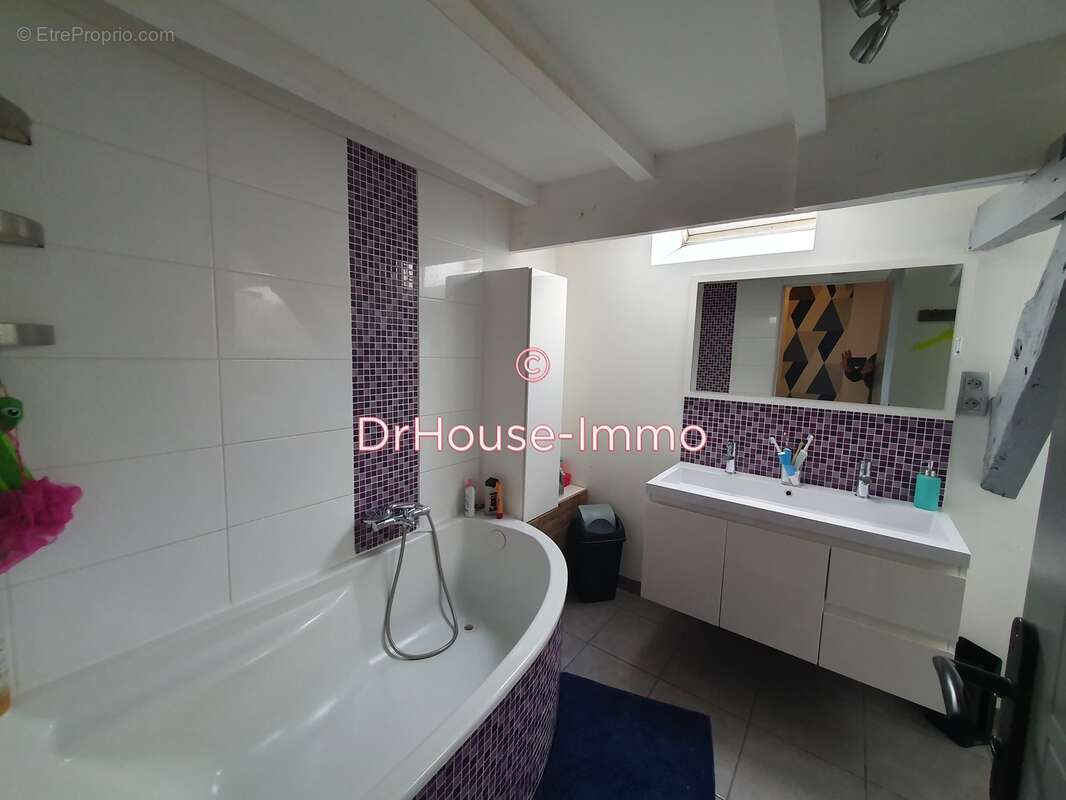 Maison à BAGUER-MORVAN