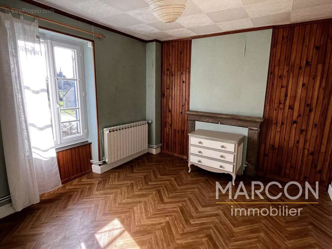 Maison à CHAMBON-SAINTE-CROIX