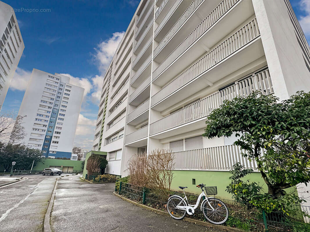 Appartement à ROSNY-SOUS-BOIS
