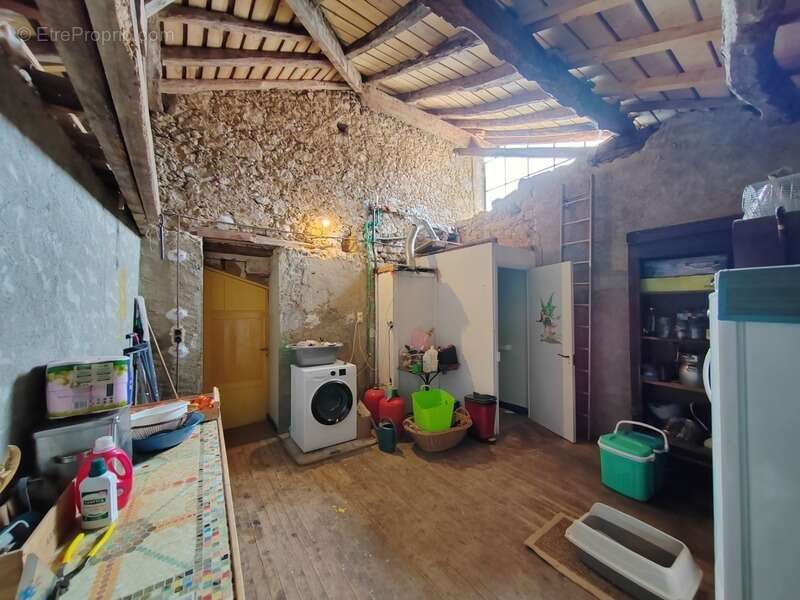 Charmante maison en pierre de 106 m² avec jardin et dépendances à VALENCE SUR BAISE (32) - photo 16