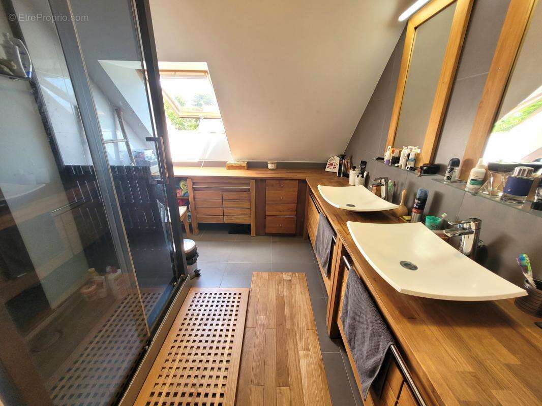 Maison à LA CHAPELLE-SUR-ERDRE