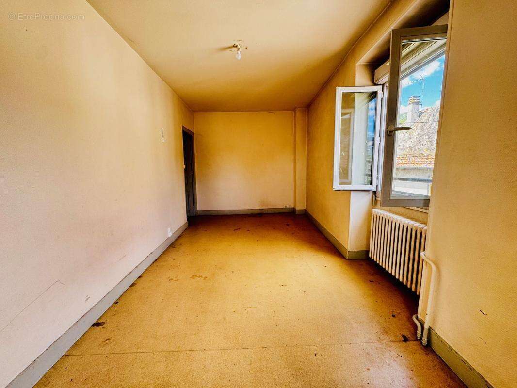 Appartement à SAULT-BRENAZ