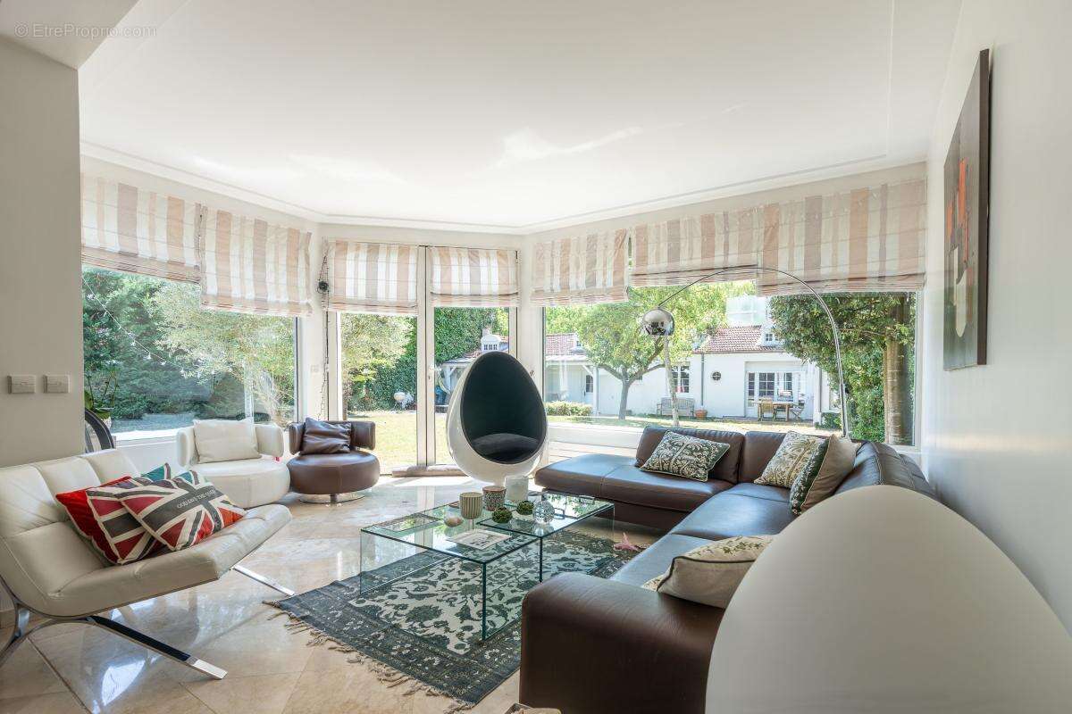 Maison à SAINT-MAUR-DES-FOSSES