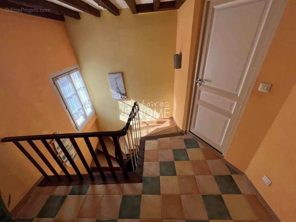 Maison à JOUY-LE-CHATEL