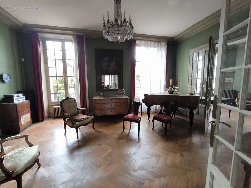 Maison à AIXE-SUR-VIENNE