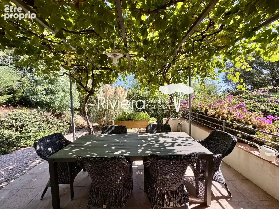 CAVALAIRE - Propriété 486m2 avec piscine et vue mer ! - photo 23