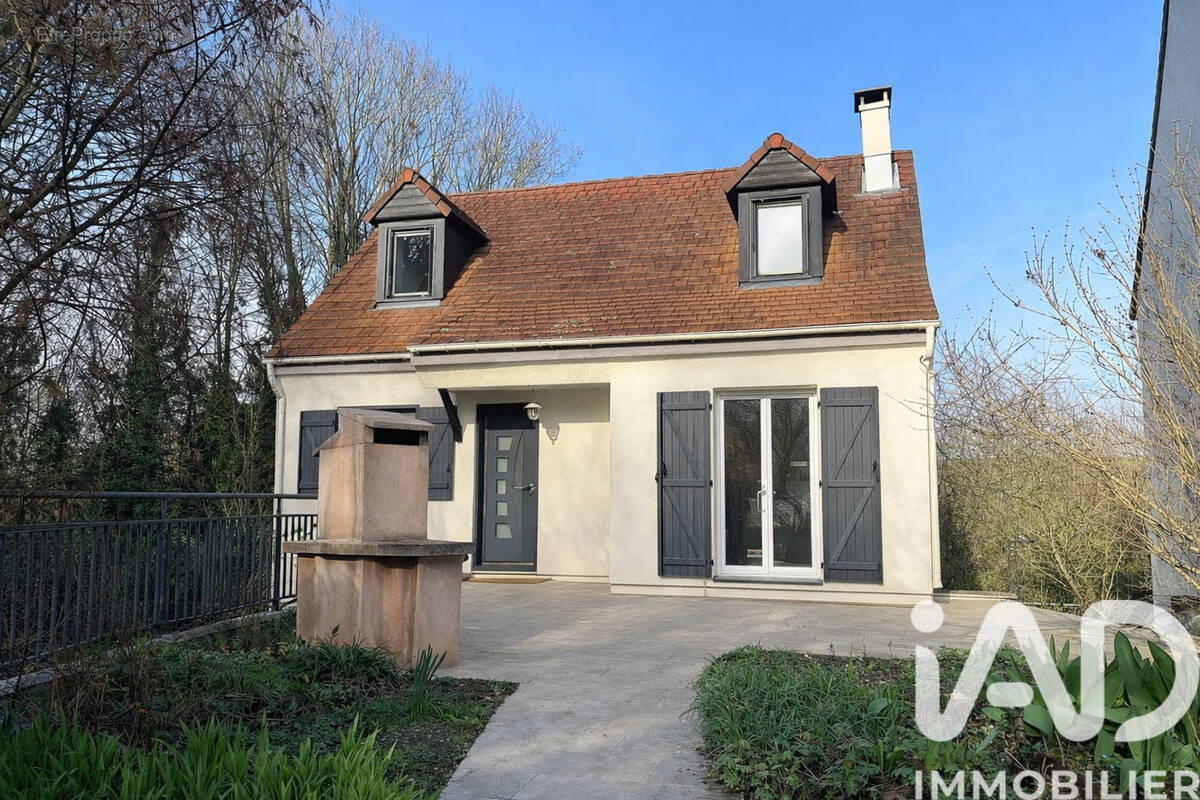 Photo 1 - Maison à RIS-ORANGIS