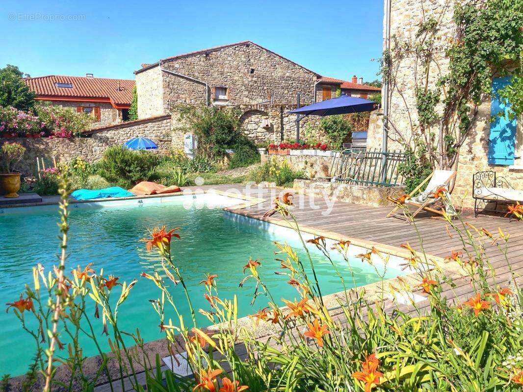 Maison à SOUCIEU-EN-JARREST