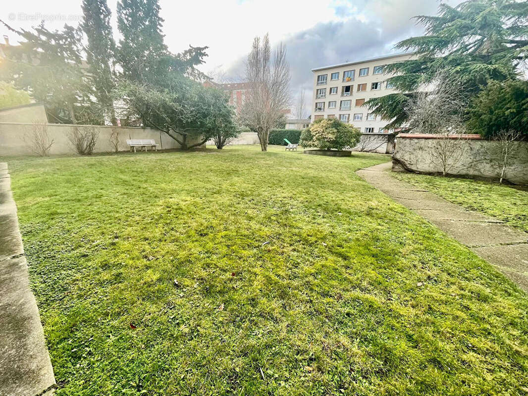 Appartement à NANTERRE